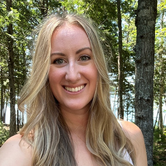 Meet your Posher, Taylor - Picture 1 of 1